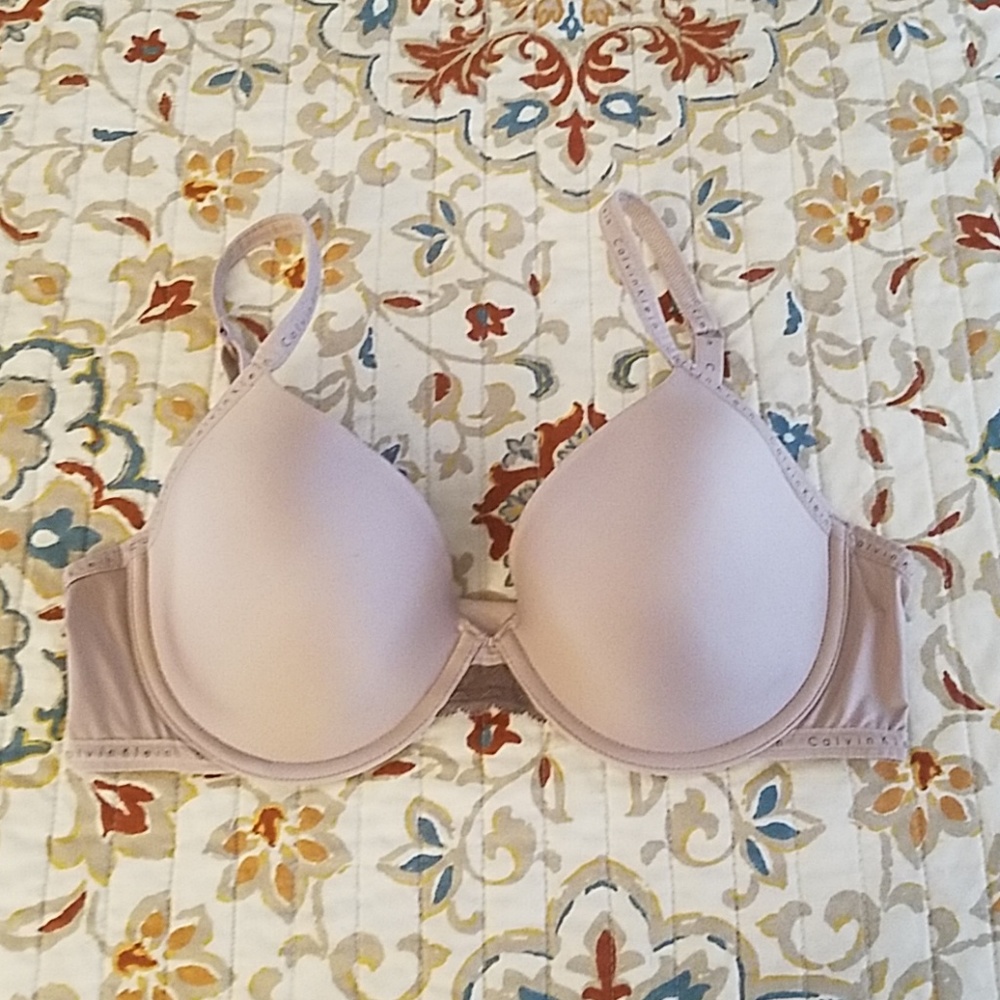 Calvin Klein bra sz 36C nude/taupe